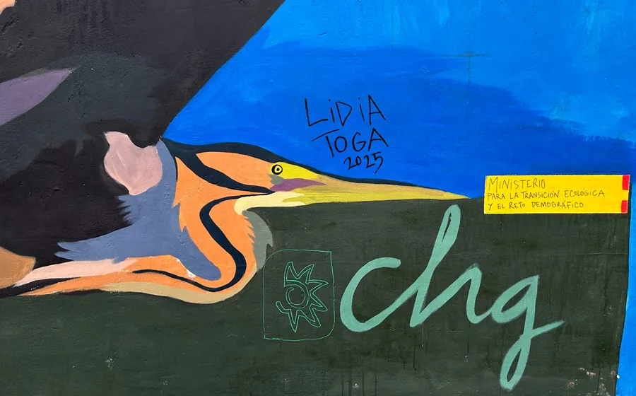 Mural vinculado al Ministerio para la Transición Ecológica y el río de Oro
